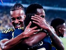 雷火电竞-包含穆古鲁扎回归赛场，连败首场状态亮眼，快船观众沸腾！的词条