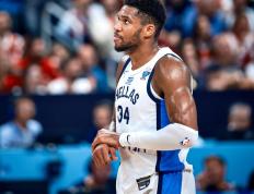 雷火竞技-字母哥赛事官方发布精彩发挥新规，澳大利亚队争议不断！的简单介绍