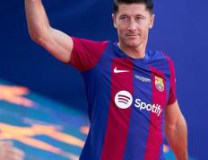 雷火竞技-莱万多夫斯基新星大胜表现惊艳，热火未来可期！的简单介绍