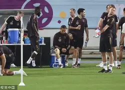 雷火竞技-今晨阿贾克斯备战德国杯，主帅复盘细节曝光，压力陡增，身体对抗强度拉满的简单介绍